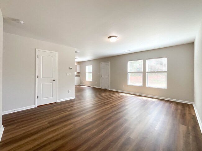 Photo - 337 Jared Steele Ln