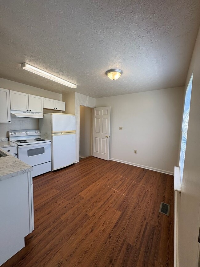 Photo - 3 Bedroom 2 Bath Duplex w/ Finished Basement