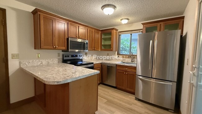 Photo - Cute 3 BD | 1.5 BA Home in Lake Oswego - Lake Access!