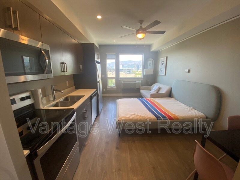 Photo - 925-925 Leon Ave