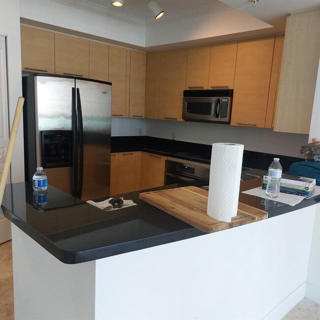 Building Photo - 350 SE 2nd St Unit 1260