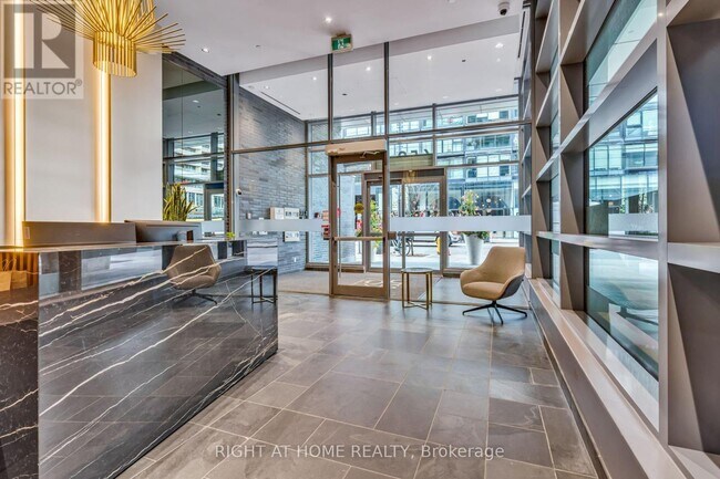 Photo - 650 King St W Unit 605