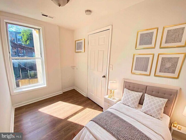 Photo - 3015 Rayner Ave