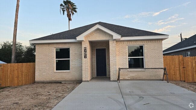 Building Photo - 15720 Palm Vista Dr Rental