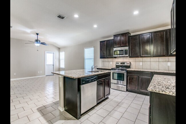 Photo - 5610 Medina Farm