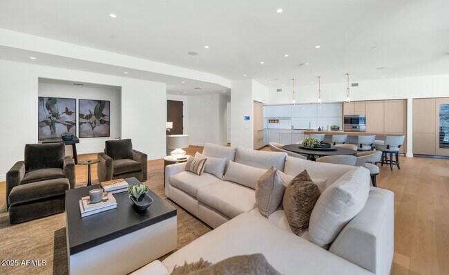 5000 N Camelback Rdg Dr Unit 407