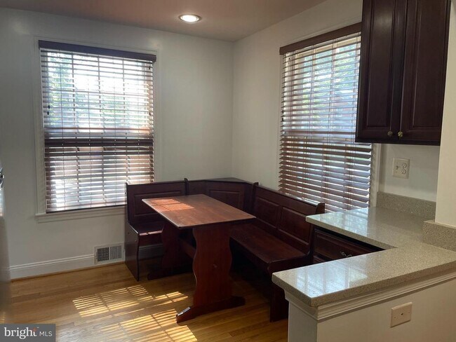 Photo - 2011 27th St S