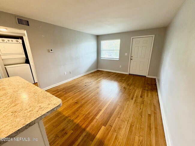 3337 Drew St Unit 3