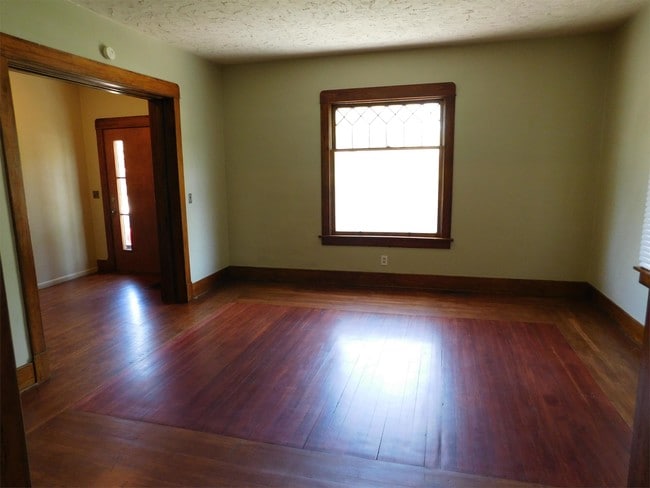 Building Photo - 540 S 9th St