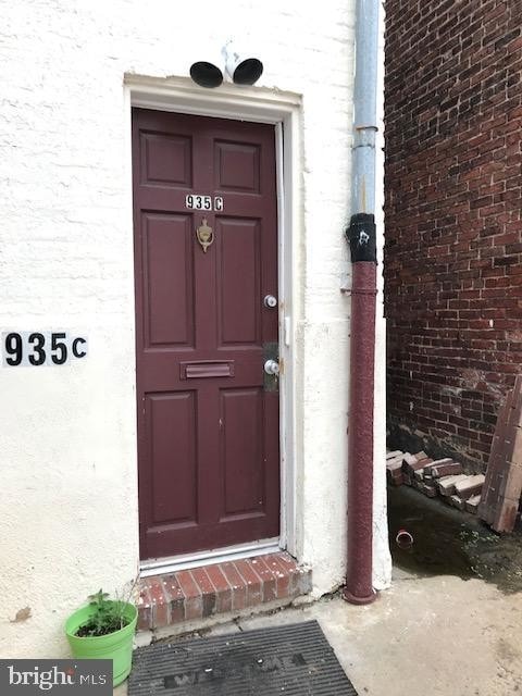 Building Photo - 935 S Charles St