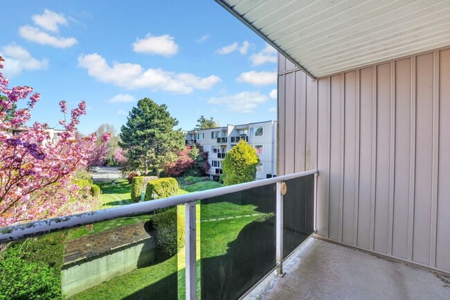 Photo - Fraser Place Apartments