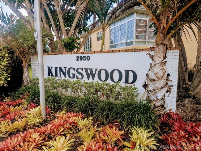 Building Photo - 2950 SE Ocean Blvd Unit 5-6