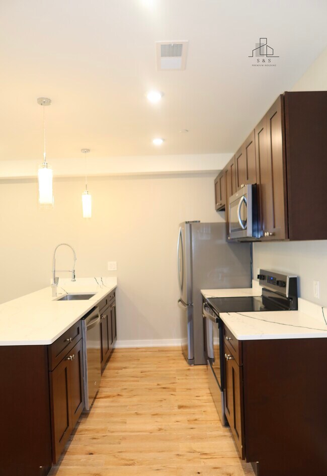 Photo - 431 N 41st St
