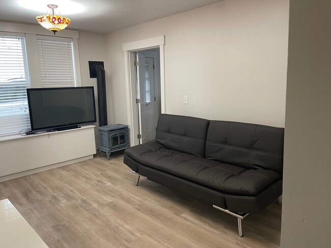 Photo - 1522 Taylor Ave N Unit B