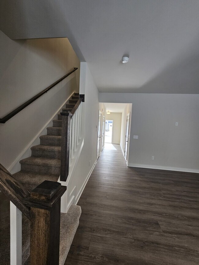 Photo - 209 Lograto Ln