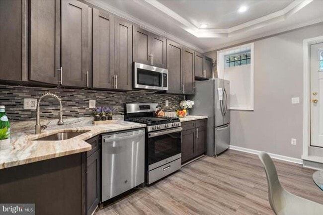 Photo - 1230 W Lombard St