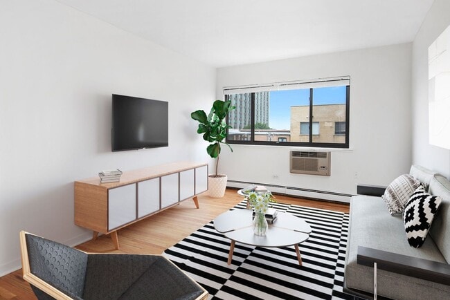 Photo - 536 W. Addison