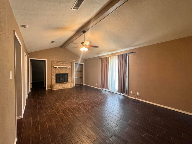 Photo - 104 Maverick Trail