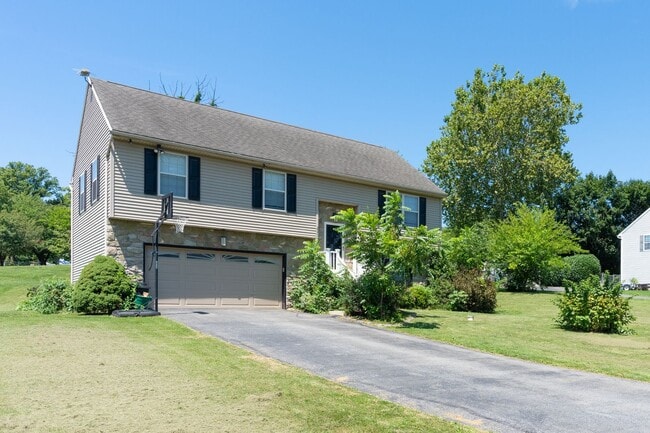 Building Photo - 2072 Sheaffer Rd