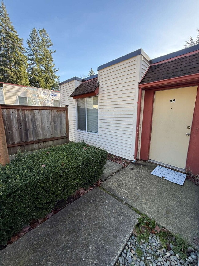 Photo - Fairwood Area Condo Available Now! Unit #V5