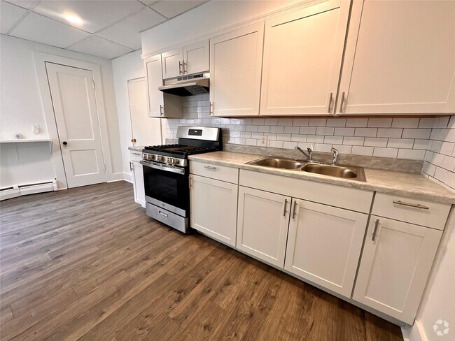 Building Photo - 76 Vineyard Ave Rental