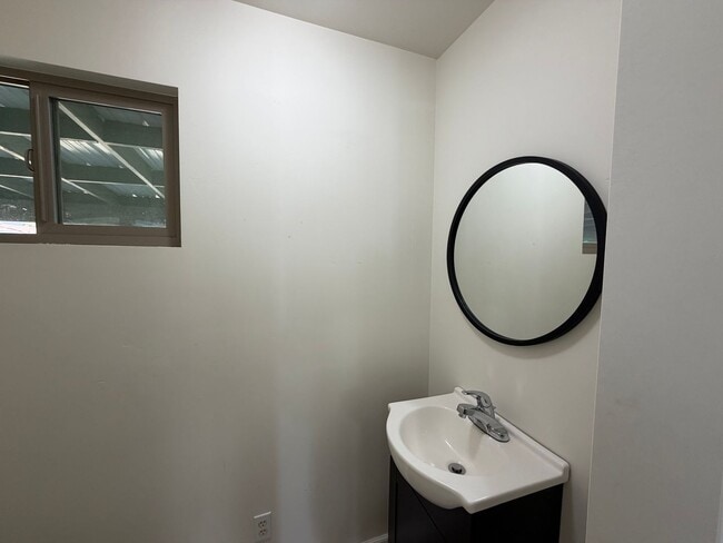 Photo - 1835 Desna St