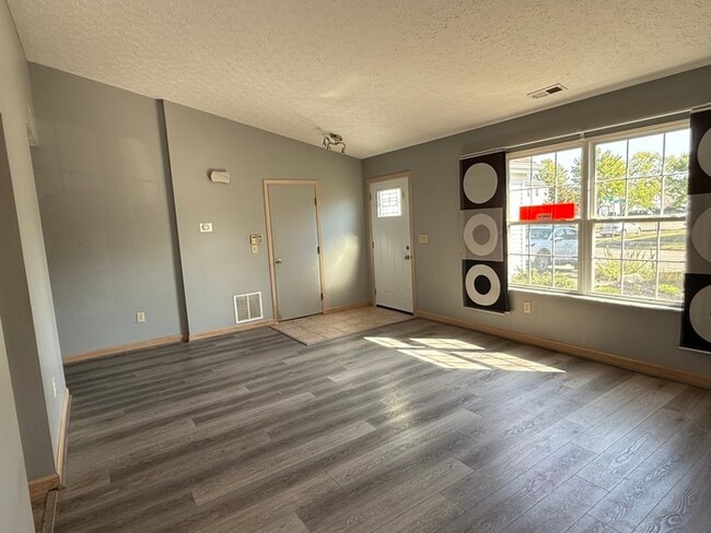 Photo - 3 Bed, 2 Bath Home in Pickerington Schools!