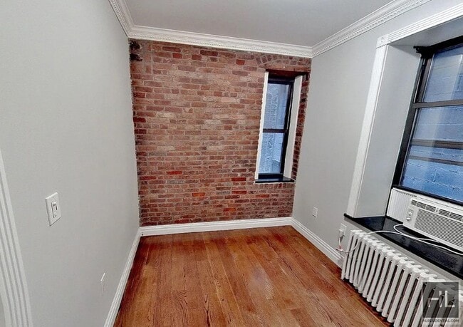 Photo - E 5TH ST. Unidad A1