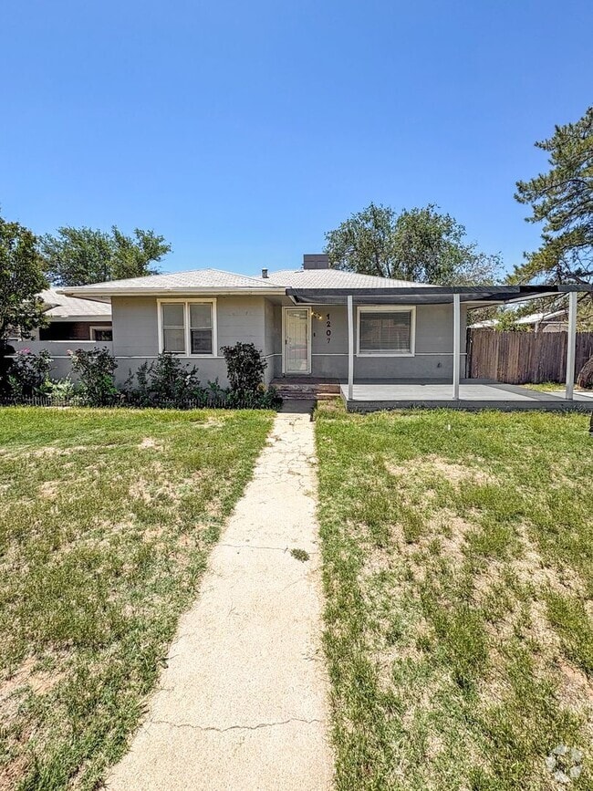 Building Photo - 1207 E Scharbauer St Rental