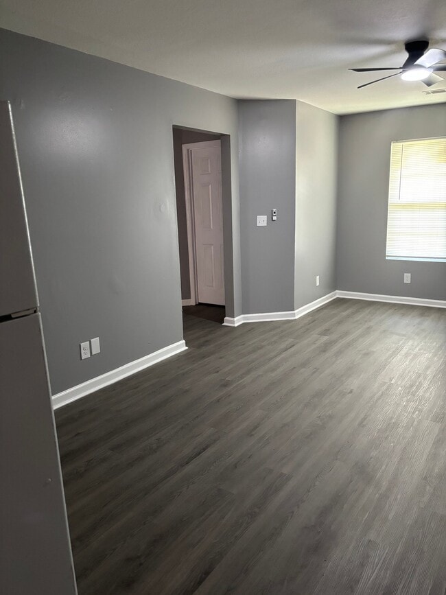 Photo - 2304 N Barton Dr Unit B
