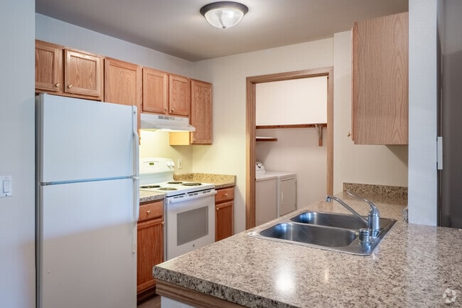 1BR, 1BA - 760SF - Kitchen