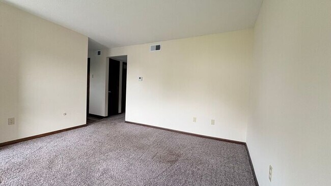 1406 Magnolia W