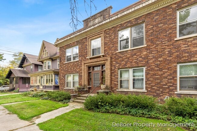Photo - 301 W Dutton St