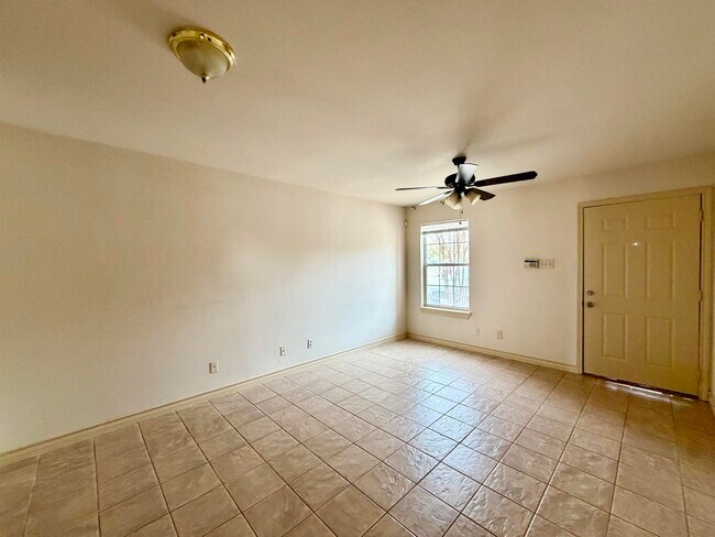 Photo - 419 W Eistetter St Unit 13