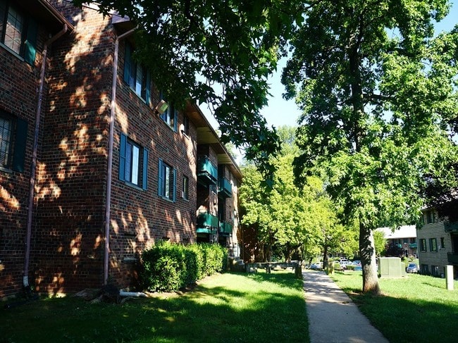 Maple Ridge Apartments