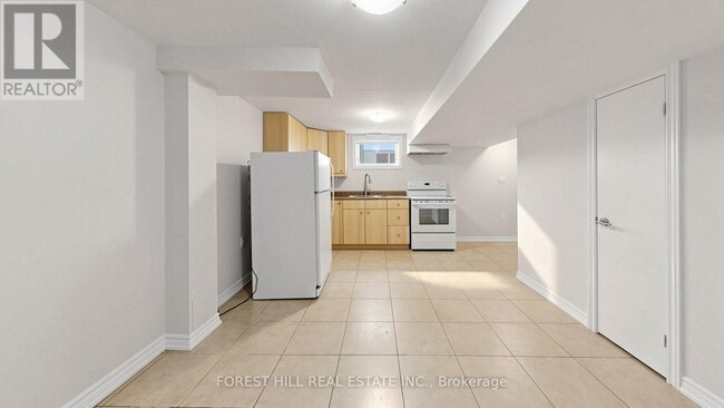 Photo - 308 Hendon Ave