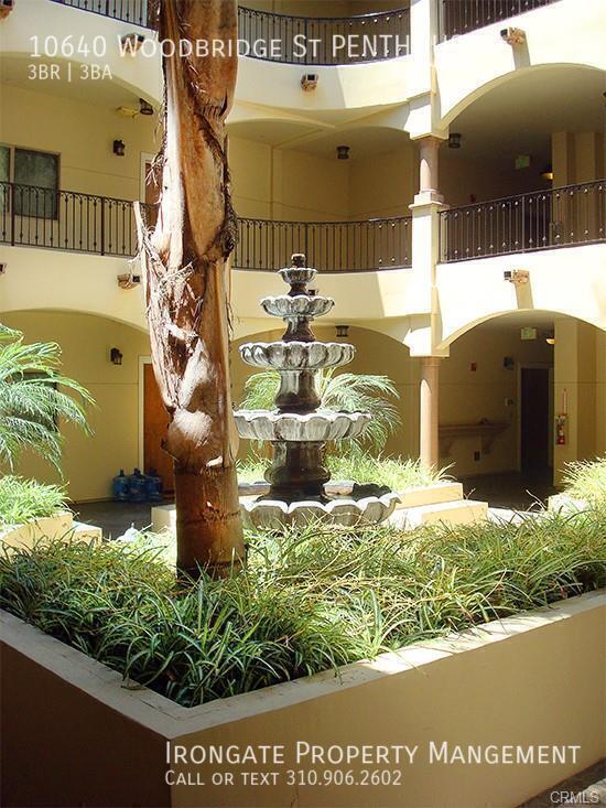 Building Photo - 10640 Woodbridge St