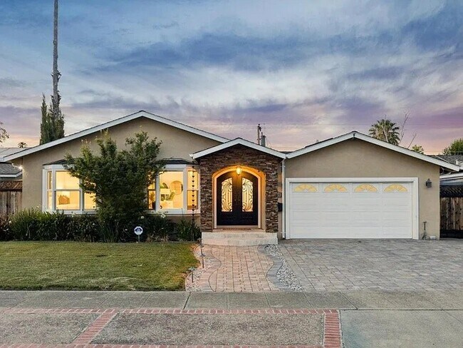 Photo - 1569 Duvall Dr