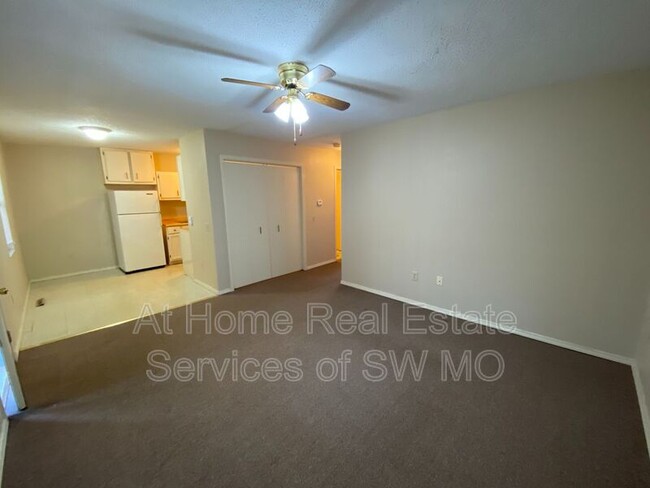 1636 N Benton Ave Unit Apt B - Condo for Rent in Springfield, MO ...