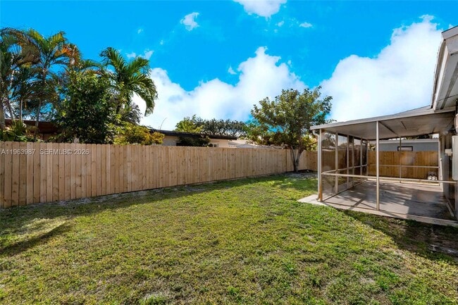 Photo - 621 N 70th Way