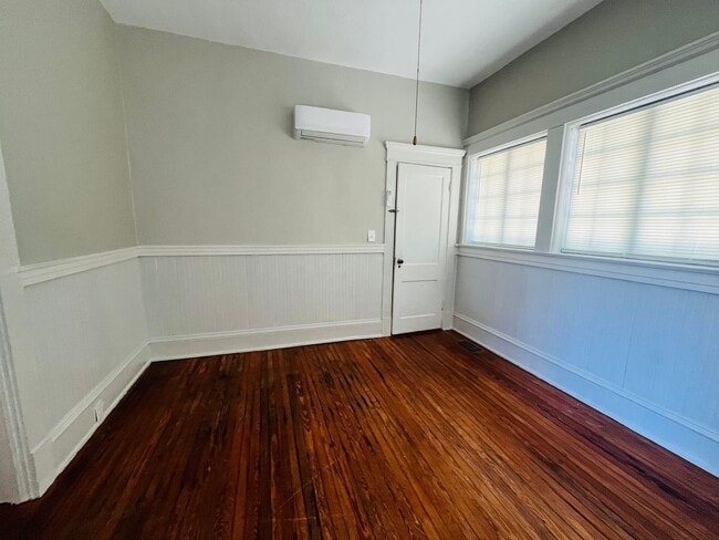 Photo - 2585 Napier Ave Unit B