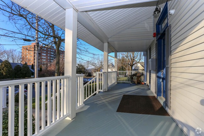 Building Photo - 6 3rd Ave Unit 5 Rental