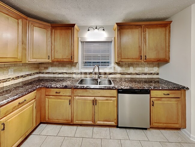 Photo - 2631 Abbots Glen Dr NW