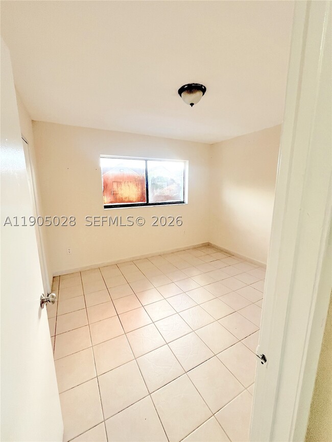5712 W 25th Ct Unidad 5712