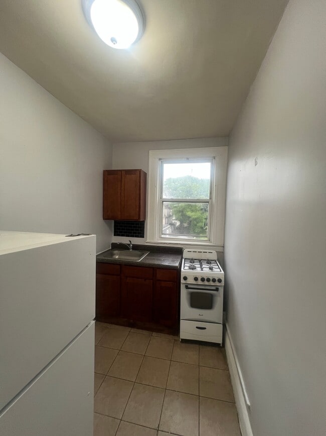 4 Eaton Pl