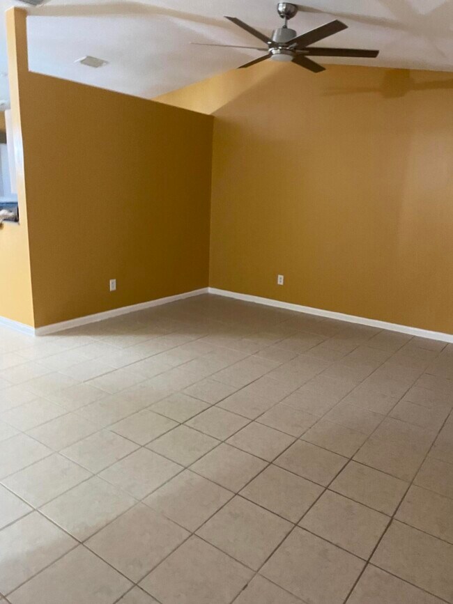 Photo - 601 NW Archer Ave