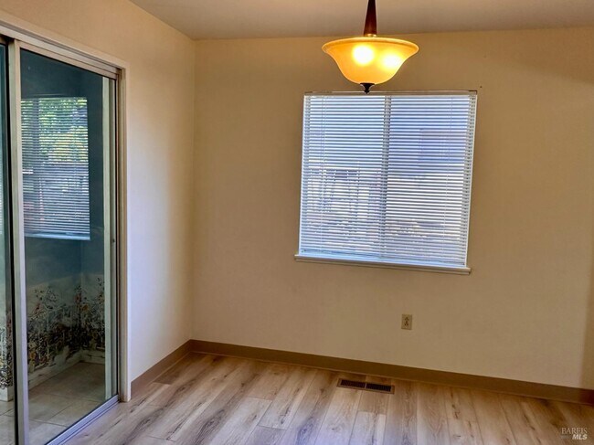 Photo - 1815 Park St