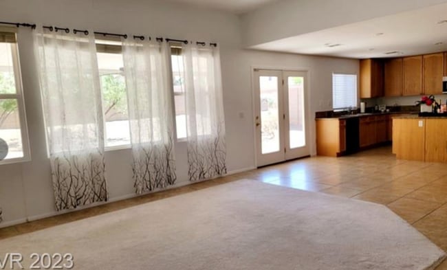 Stylishly Updated Southwest Home with Spac... - Stylishly Updated Southwest Home with Spac...
