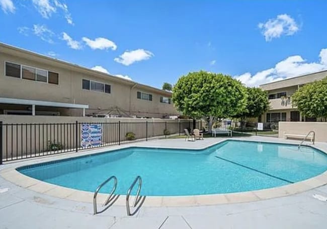 Photo - North Hollywood, 2br -2ba HOME