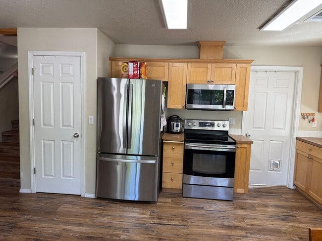 Photo - Fantastic 3 Bed/2.5 Bath Single Family Home in SE Bend